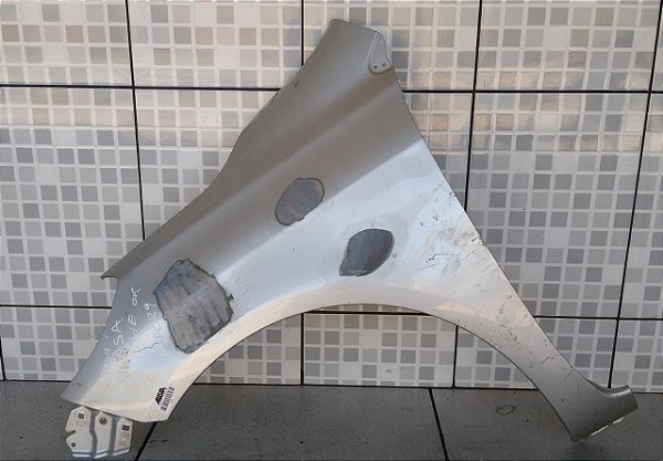 Paralama Lado Esquerdo  Nissan Versa 2012 2013/ Recuperado