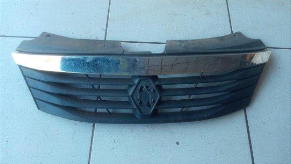 Grade Parachoque Renault Logan 2012 -2013