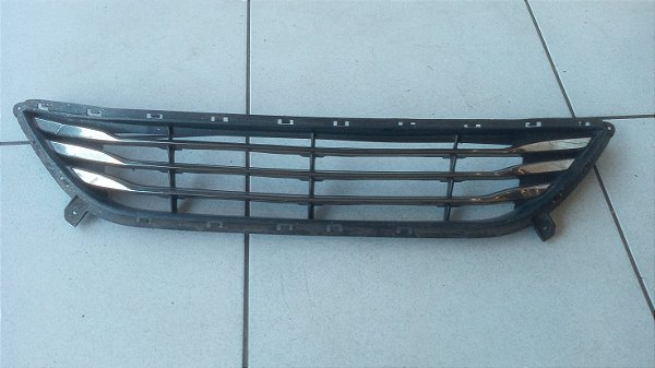 Grade Parachoque Chevrolet  onix 2013 2014