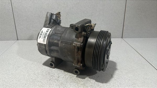 Compressor de Ar Condicionado  Peugeot 206 1.0 16v 2007