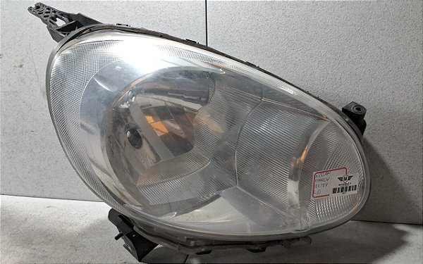 Farol Lado Direito  Nissan March 2011 a 2014(Recuperado)