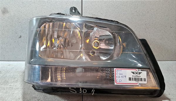 Farol Lado Direito GM S-10/Blazer - 2001 a 2007(Paralelo)