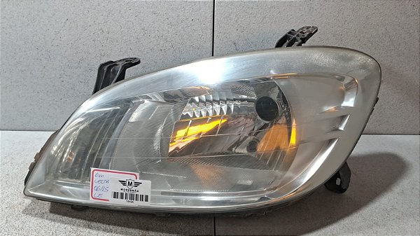 Farol Lado Esquerdo GM Celta 2006 a 2015 (Arteb)