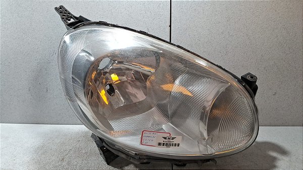 Farol Lado Direito Nissan March 2011 a 2014