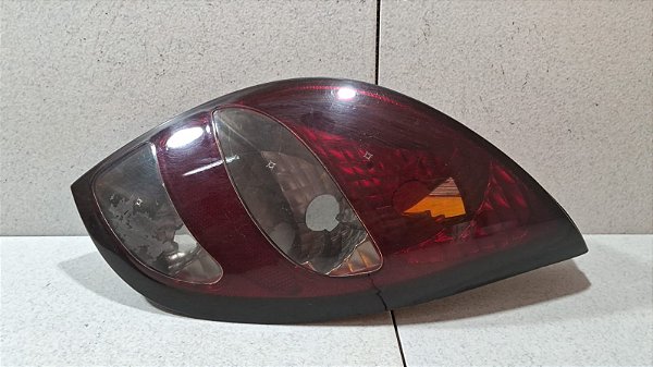 Lanterna Lado Direito GM Celta 2001 a 2005 Arteb Paralelo