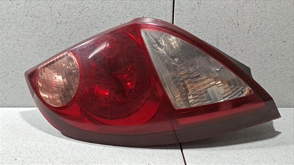 Lanterna Lado Direito GM Celta 2006 a 2015 Cristal Arteb