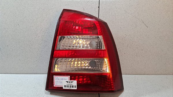Lanterna Lado Direito GM Astra Sedan 2003 a 2012 Arteb
