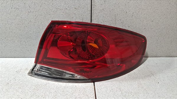 Lanterna Lado Direito Fiat Siena 2008 a 2013 Paralelo