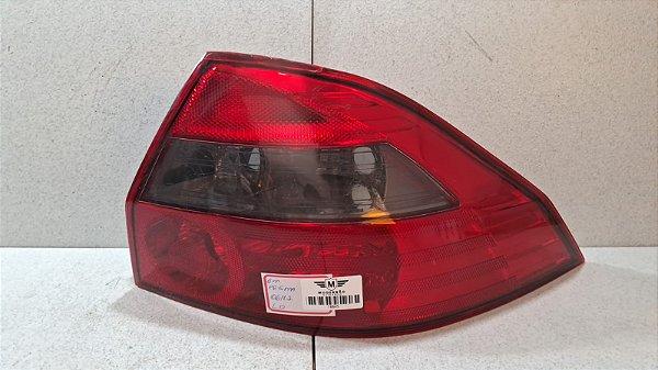 Lanterna Lado Direito GM Prisma 2006 a 2012 Fumê Paralela
