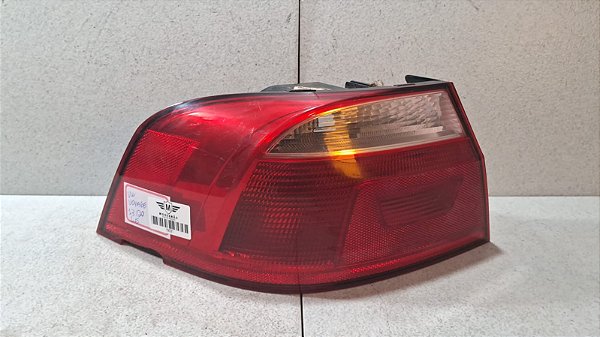 Lanterna Lado Esquerdo  VW Voyage 2013 a 2020 Valeo