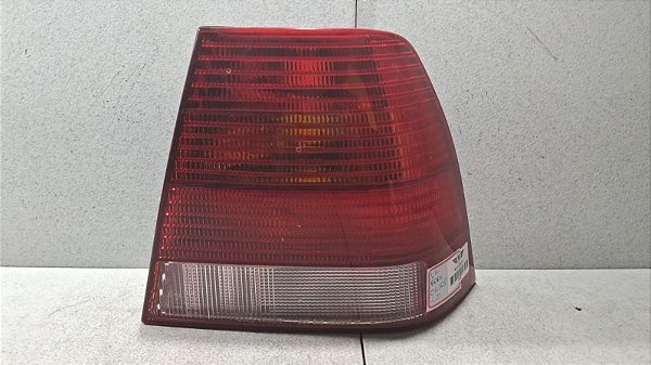 Lanterna Lado Direito VW Bora 2001 a 2005  TYC