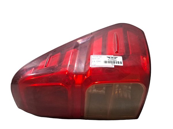 Lanterna Lado Esquerdo Toyota Hilux 2016 a 2020 Paralelo