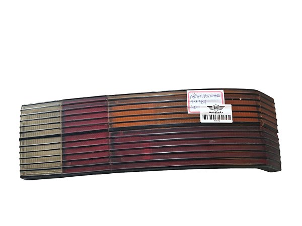 Lanterna Lado Direito VW Passat Pointer 1974 a 1998  Paralelo