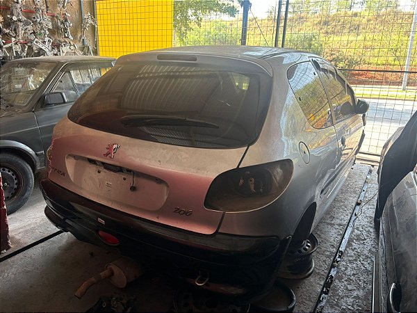 Sucata Peugeot 206 1.0 16v 2001 - Venda de Peças