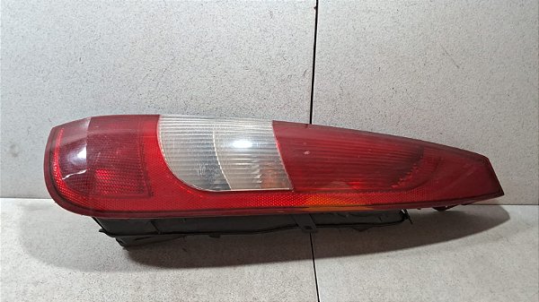 Lanterna Lado Esquerdo Ford Fiesta 2003 a 2007
