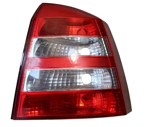 Lanterna Lado Direito Gm Astra Hatch 2003 a 2012/Paralelo