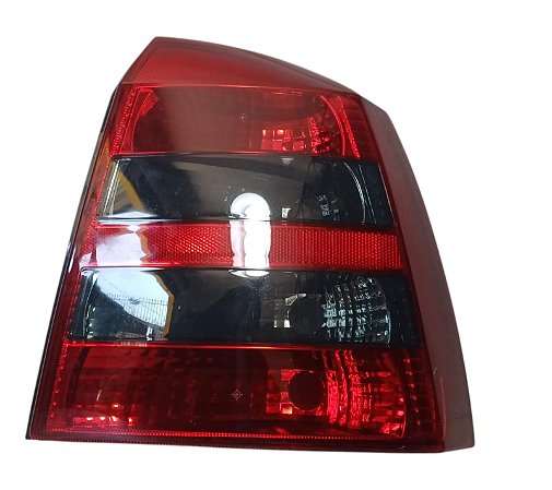 Lanterna Direito Fume Gm Astra Hatch 2003 a 2011/Paralela