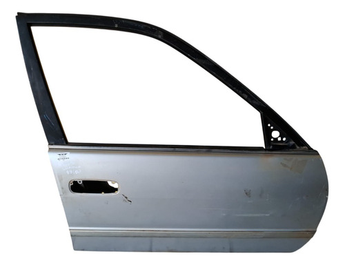 Porta Dianteiro Direito Toyota Corolla 1999 A 2002 Detalhe
