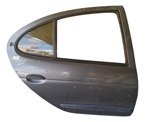 Porta Traseira Direita Renault Megane 2000 A 2005 Detalhe