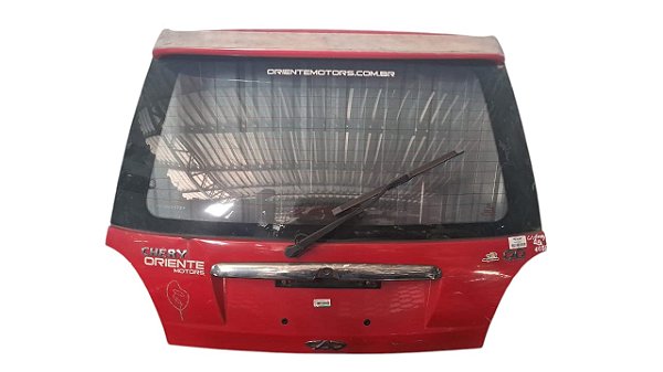 Tampa Traseira Chery QQ  2011 a 2016 Com detalhe