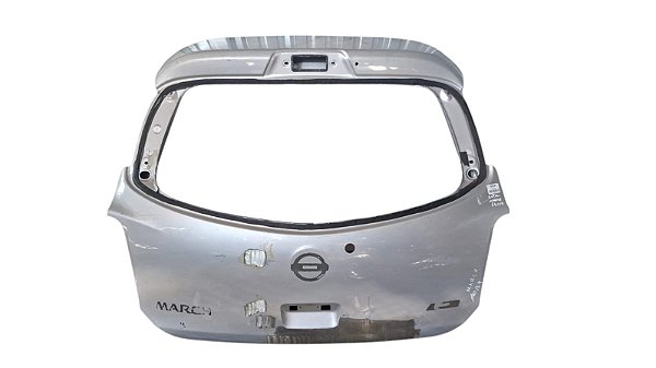 Tampa Traseira Nissan March 2014 a 2019Com detalhe