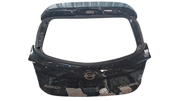 Tampa Traseira  Nissan March 2014 a 2019Com detalhe