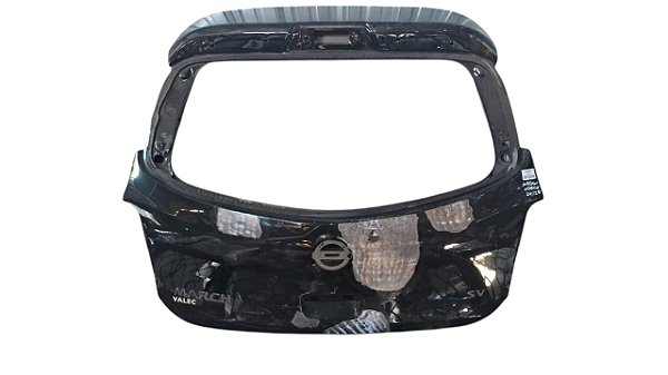 Tampa Traseira  Nissan March 2014 a 2019Com detalhe