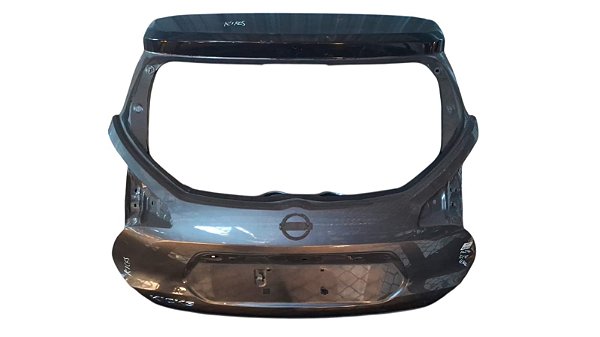 Tampa Traseira Nissan kicks 2016 a 2022 Com detalhe