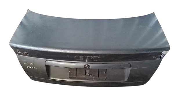 Tampa Traseira  Audi A4 Sedan 1995 a 1998 Com detalhe