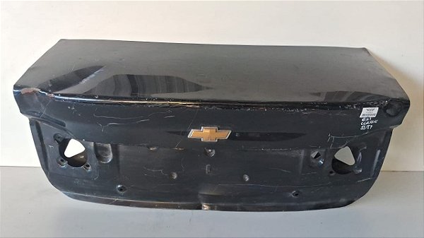 Tampa Traseira Gm Classic  Sedan 2011 a 2017 Com detalhe