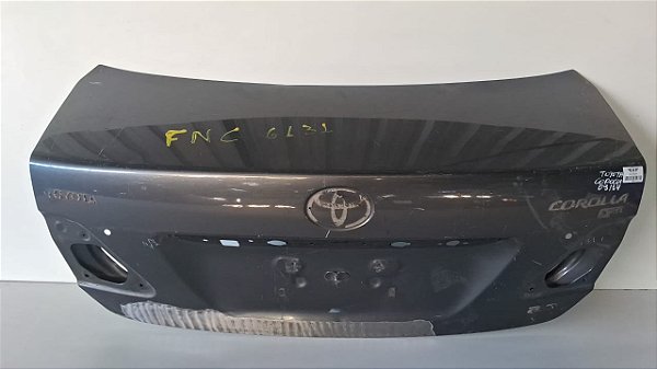 Tampa Traseira Toyota Corolla Sedan 2009 a 2014 Com detalhe