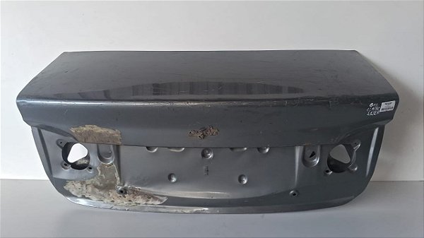 Tampa Traseira Gm Classic Sedan 2011 a 2017 Com detalhe