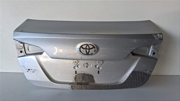 Tampa Traseira  Toyota Yaris Sedan 2018 a 2021 Com detalhe