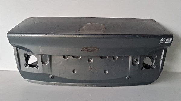 Tampa Traseira Gm Classic Sedan 2011 a 2017 Com detalhe