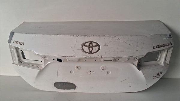 Tampa Traseira Toyota Corolla Sedan 2015 a 2019 Com detalhe