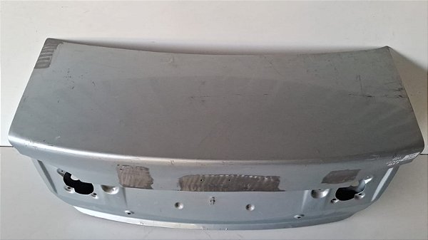 Tampa Traseira Gm Classic Sedan 2011 a 2017 Com detalhe