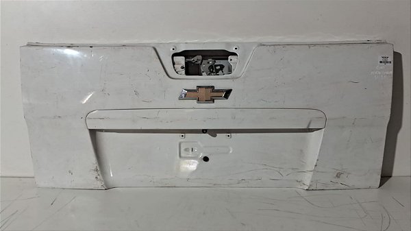 Tampa Traseira Gm Montana 2011 a 2018 Com detalhe