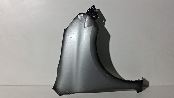 Paralama Lado Direito Nissan March 2016 a 2020 Com detalhe