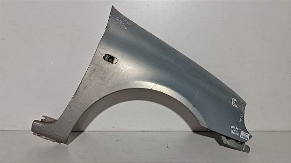 Paralama Lado Direito Renault Clio 1999 a 2003 Com detalhe