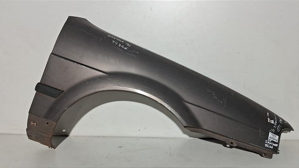 Paralama Direito Vw Santana 1991 a 2006 Com detalhe