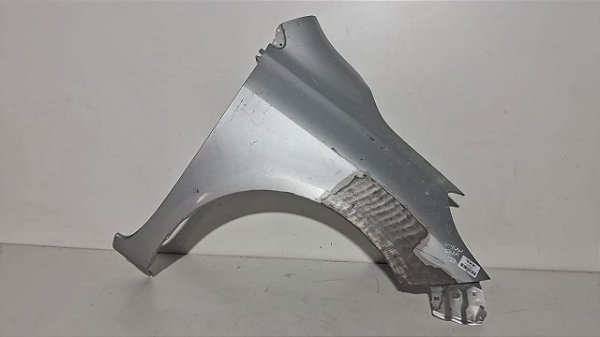 Paralama Direito Nissan Versa 2015 a 2020 Com detalhe