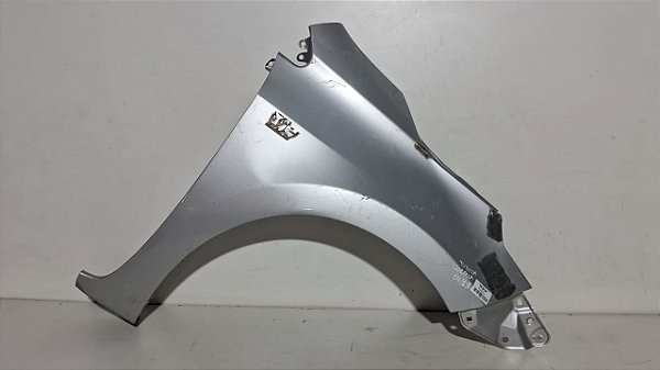 Paralama Direito Toyota Corolla 2014 a 2019 com detalhe