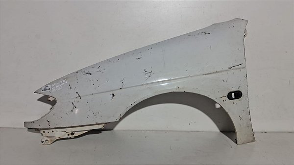Paralama Esquerdo Renault Megane 1997 a 2000 Com detalhe
