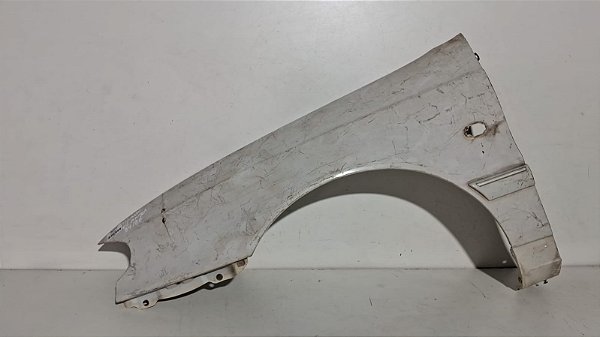 Paralama Esquerdo Hyundai Elantra 1994 a 1996 Com detalhe