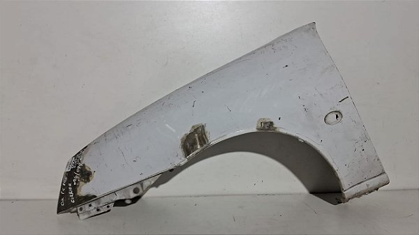 Paralama Esquerdo Ford Fiesta/Courier 2000 a 2013 Com detalhe