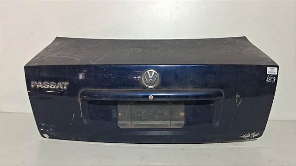 Tampa Traseira Sedan Vw Passat 1996 a 2001 Com detalhe