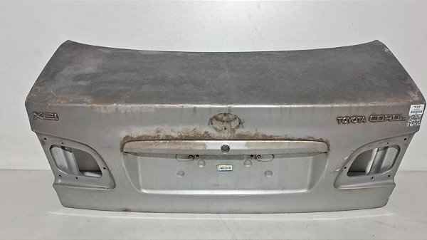Tampa Traseira Sedan  toyota corolla 1998 a 2002 Com detalhe