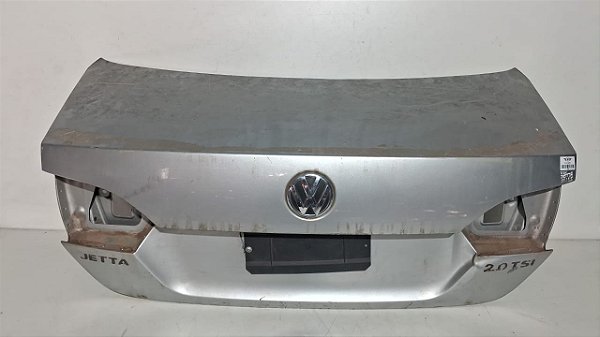 Tampa Traseira Sedan Vw Jetta 2011 a 2015 Com detalhe