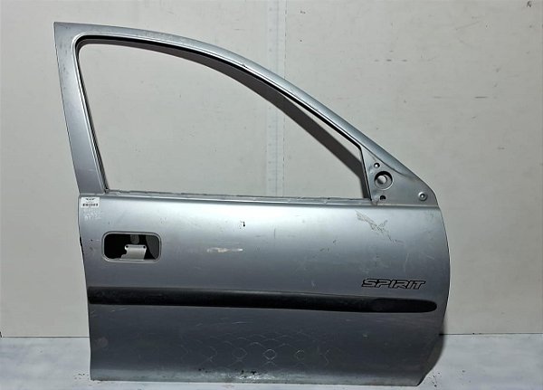 Porta Dianteira Direita Gm Corsa Classic 1994 a 2016 Com detalhe