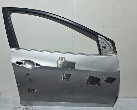 Porta Dianteira Direita Hyundai i30 2012 a 2016 com detalhe